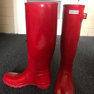 RED HUNTER BOOTS